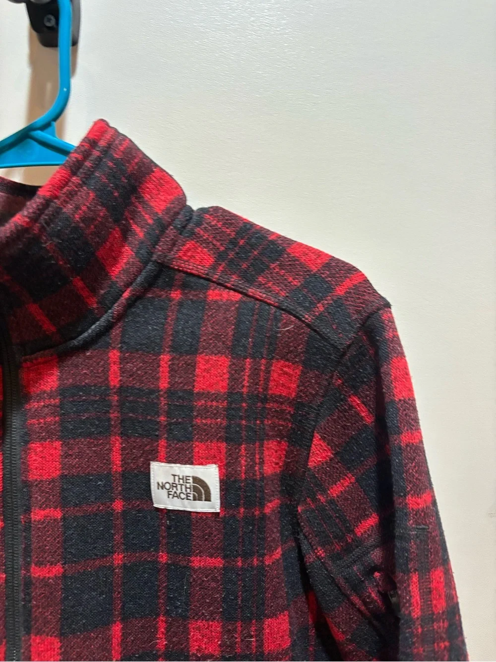 The North Face men’s Red & Black Plaid Half-Zip Fleece Jacket like new